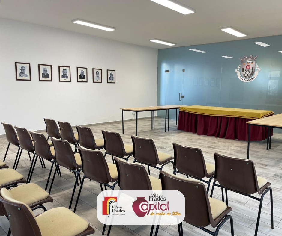 Junta de Freguesia de Vila de Frades com Espaço Renovado Junta de Freguesia de Vila de Frades com Espaço Renovado