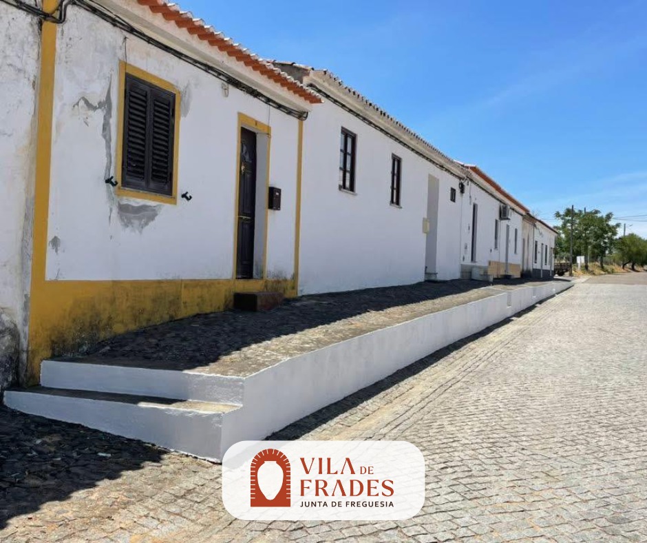 Pintura de Muros e Balcões Pintura de Muros e Balcões