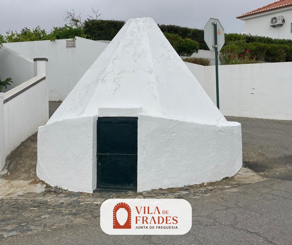 Pintura de Muros e Balcões Pintura de Muros e Balcões