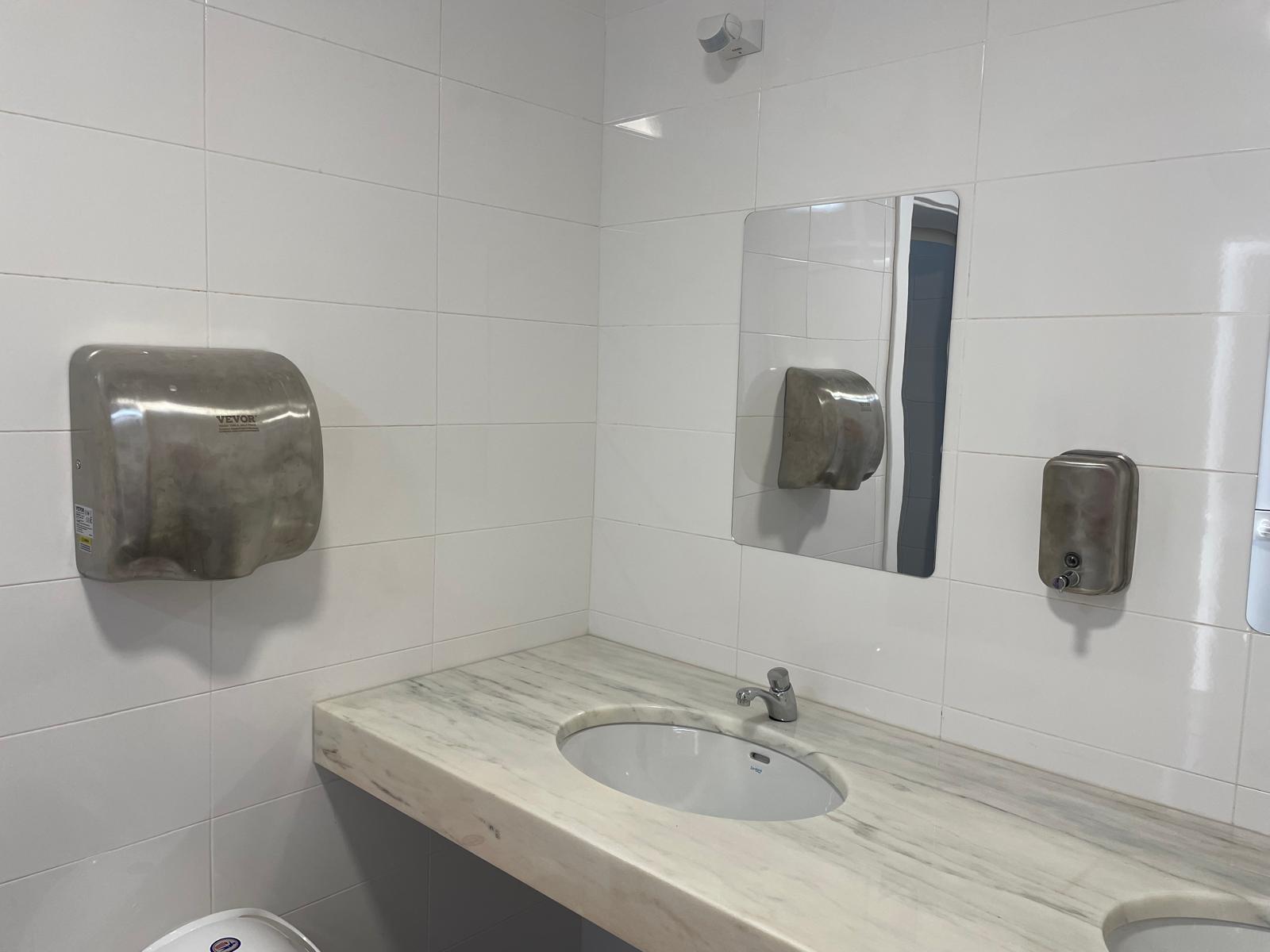 Construção de Instalações Sanitárias Públicas Construção de Instalações Sanitárias Públicas