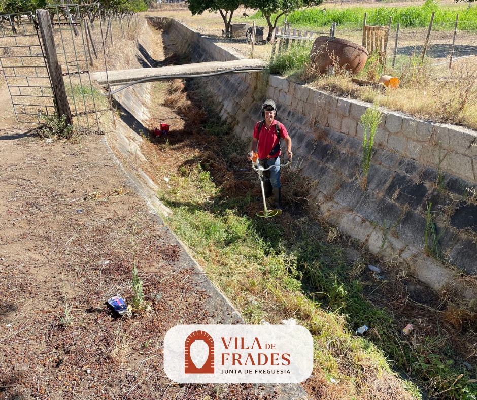 Limpeza de Sarjetas, Sumidouros e Linha de Água