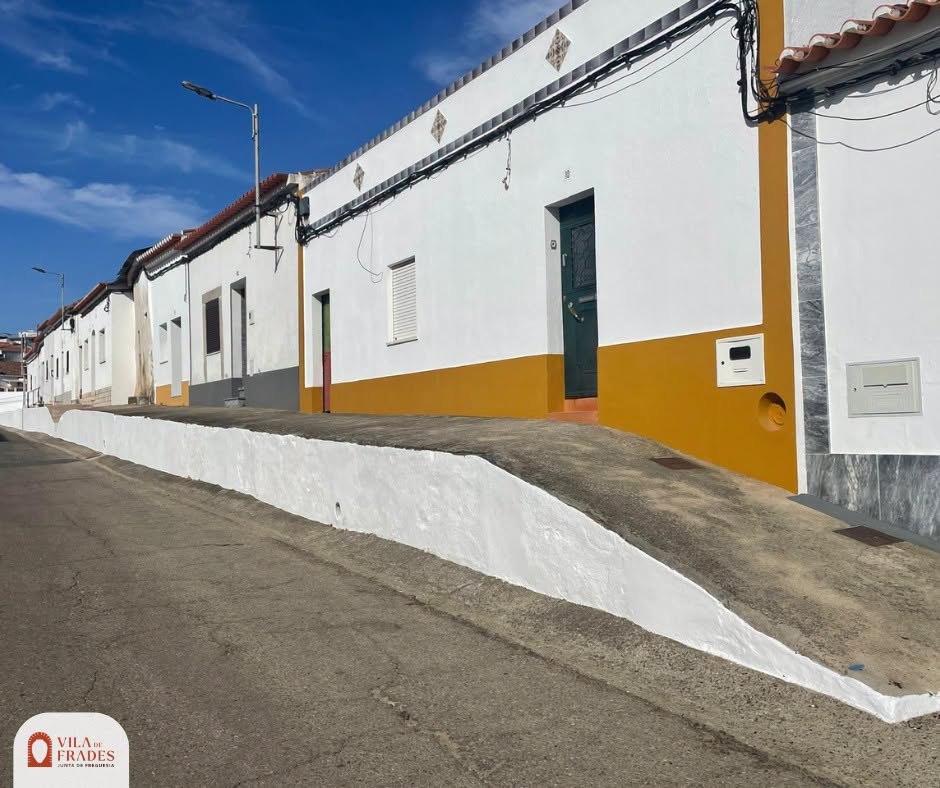 Pintura dos Muros da Freguesia